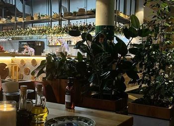 Фото Рестобар с лицензиями в густонаселенном районе