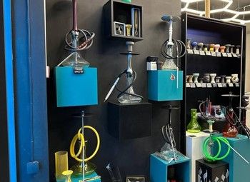 Табачный магазин + зоомагазин 