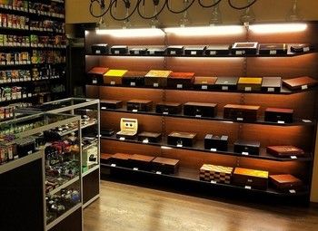 Фото Табачный магазин + зоомагазин