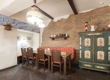 Кафе русской кухни/Работает более 10 лет