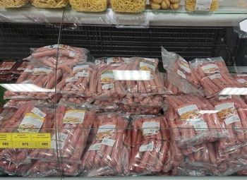 Магазин мясных деликатесов в центре города