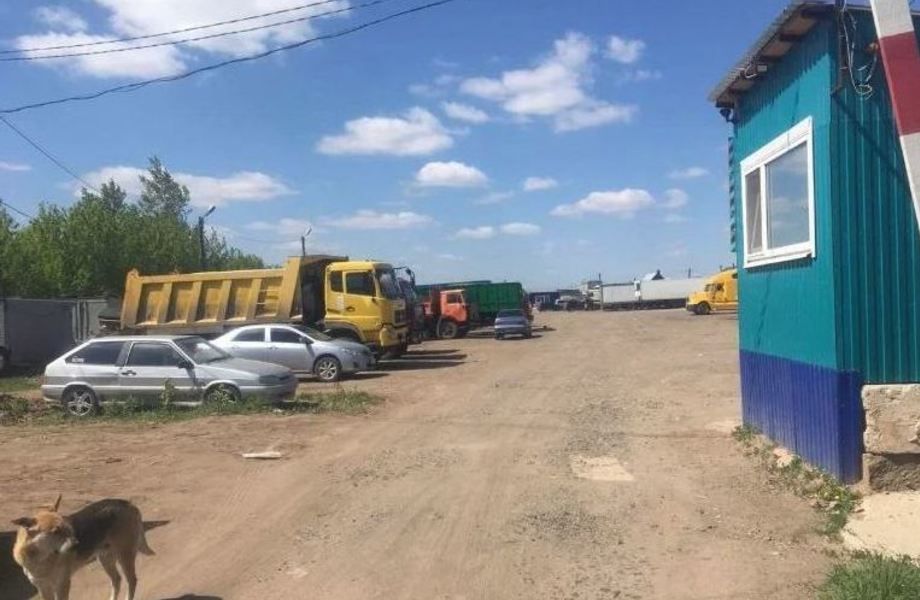Автостоянка рядом с метро / Юг города