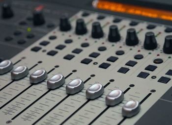 Онлайн бизнес. Дубляж, озвучка и видеомонтаж / Высокая прибыль