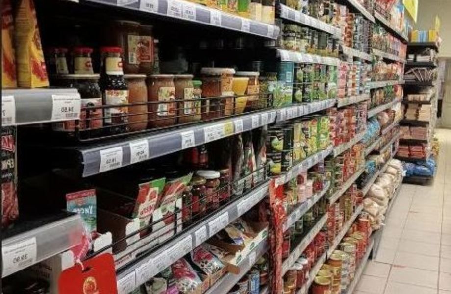 Продуктовый магазин 24/7 в спальном районе