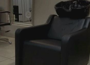 Салон красоты с панорамными окнами на севере