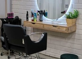 Салон красоты с панорамными окнами на севере