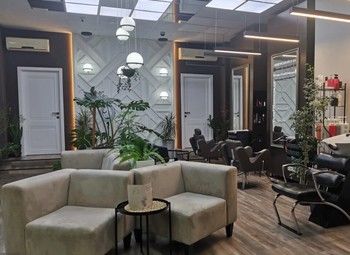 Фото Салон красоты в историческом центре Санкт-Петербурга/ Высокий трафик