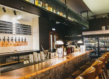 Бар на юго-западе в густонаселённом районе / Более 100 сортов 