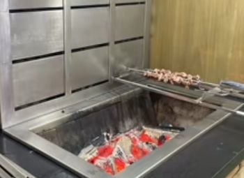 Кафе шаверма/готовят на углях