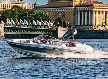 Катера в прокат с управляющей компанией