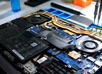 Сервисный центр по ремонту телефонов на выходе из метро