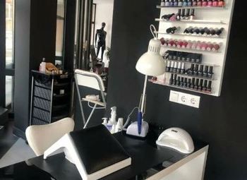 Салон красоты с большой базой клиентов / 7 лет работы 