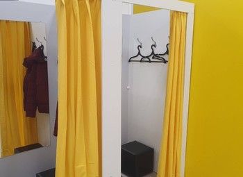 Фото 3 ПВЗ Яндекс Маркет / Yandex Market в густозаселенном ЖК