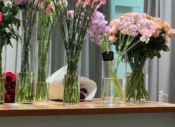 Цветочный магазин на первой линии в окружении БЦ