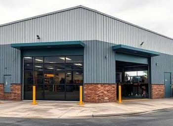 Фото 2 Грузовой шиномонтаж в отличной локации