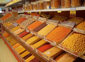 Магазин сухофруктов у метро