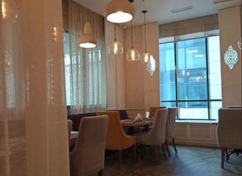 Кафе с новым ремонтом / Большая кухня