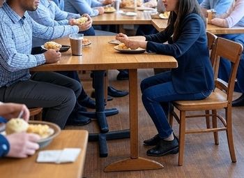 Кафе кулинария + продуктовый магазин + 2 павильона