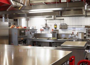 Авторский бар с эксклюзивной концепцией в центре