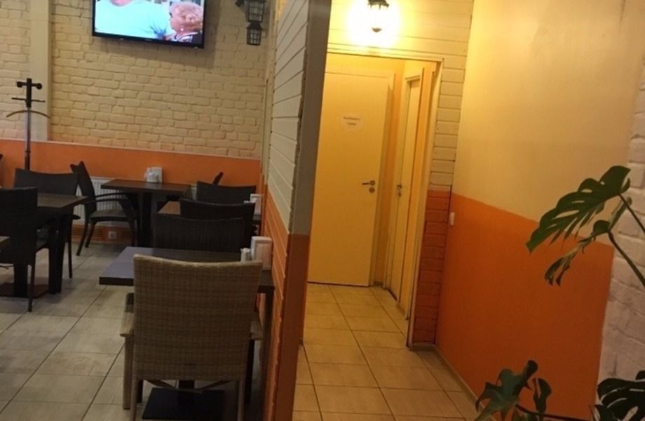 Большое кафе в центре. Маленькая аренда