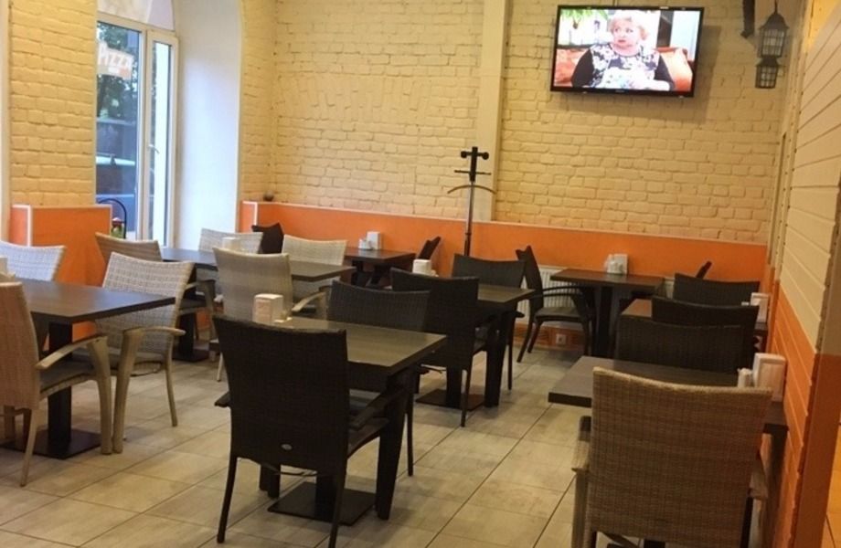 Большое кафе в центре. Маленькая аренда