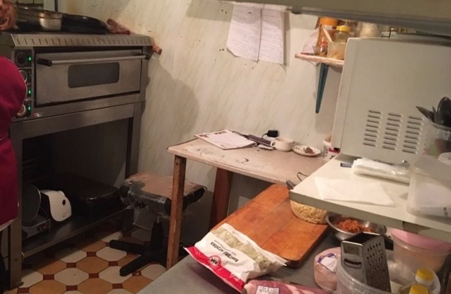 Большое кафе в центре. Маленькая аренда