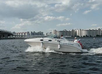 Бизнес по аренде катера с лицензией, База клиентов, прибыль 4.5млн