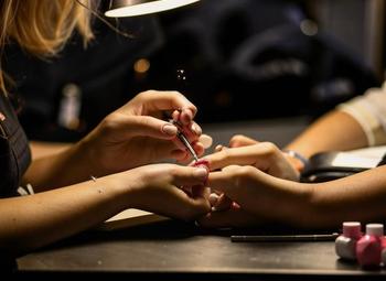 Фото 2 Продажа двух точек: салон красоты и островок в шаговой доступности