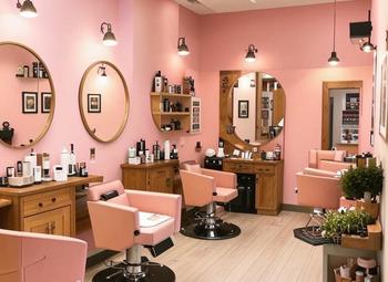 Фото 3 Салон красоты в проходимой локации