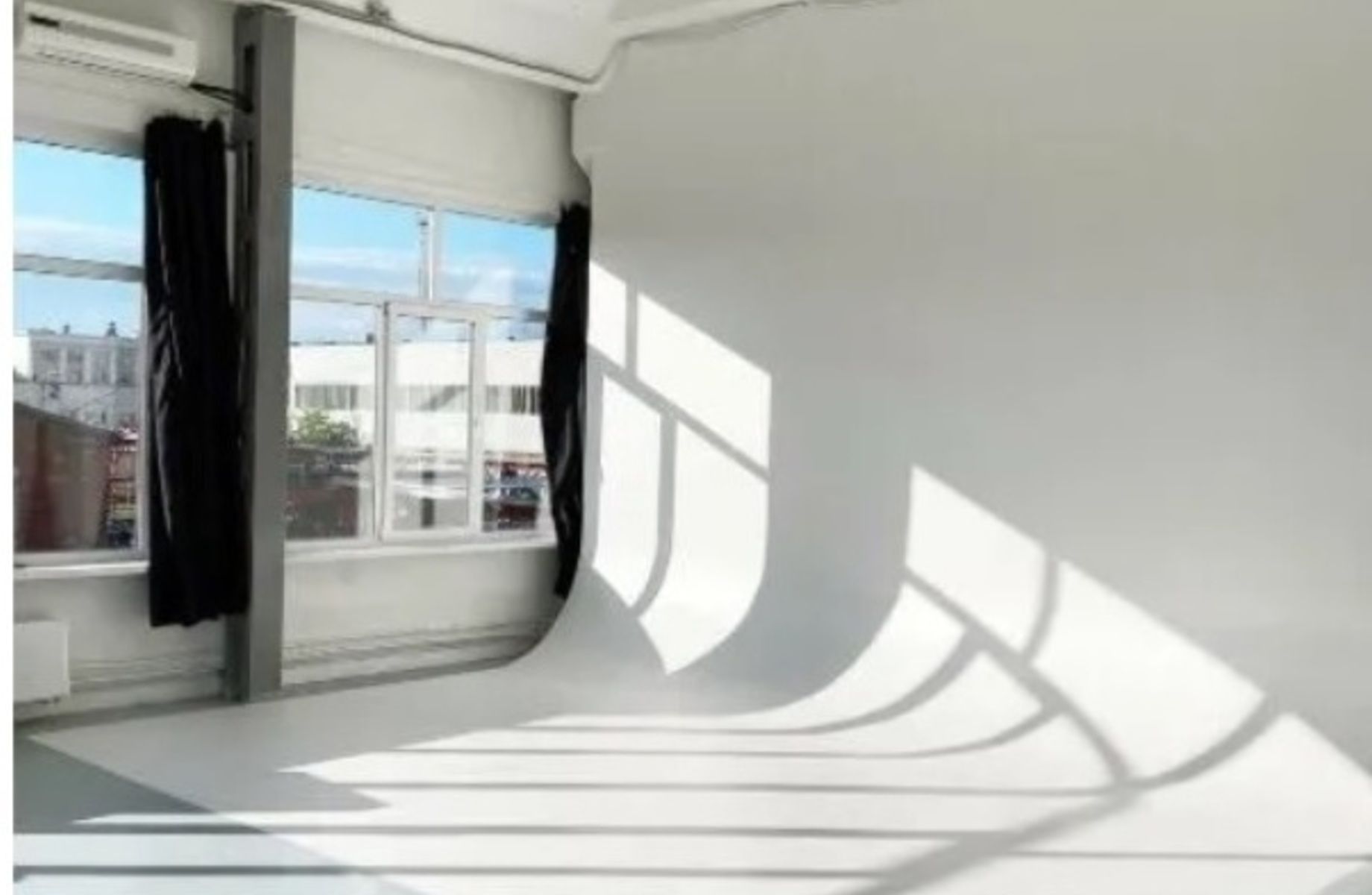 Фото 2 Фотостудия с оборудованием в центре