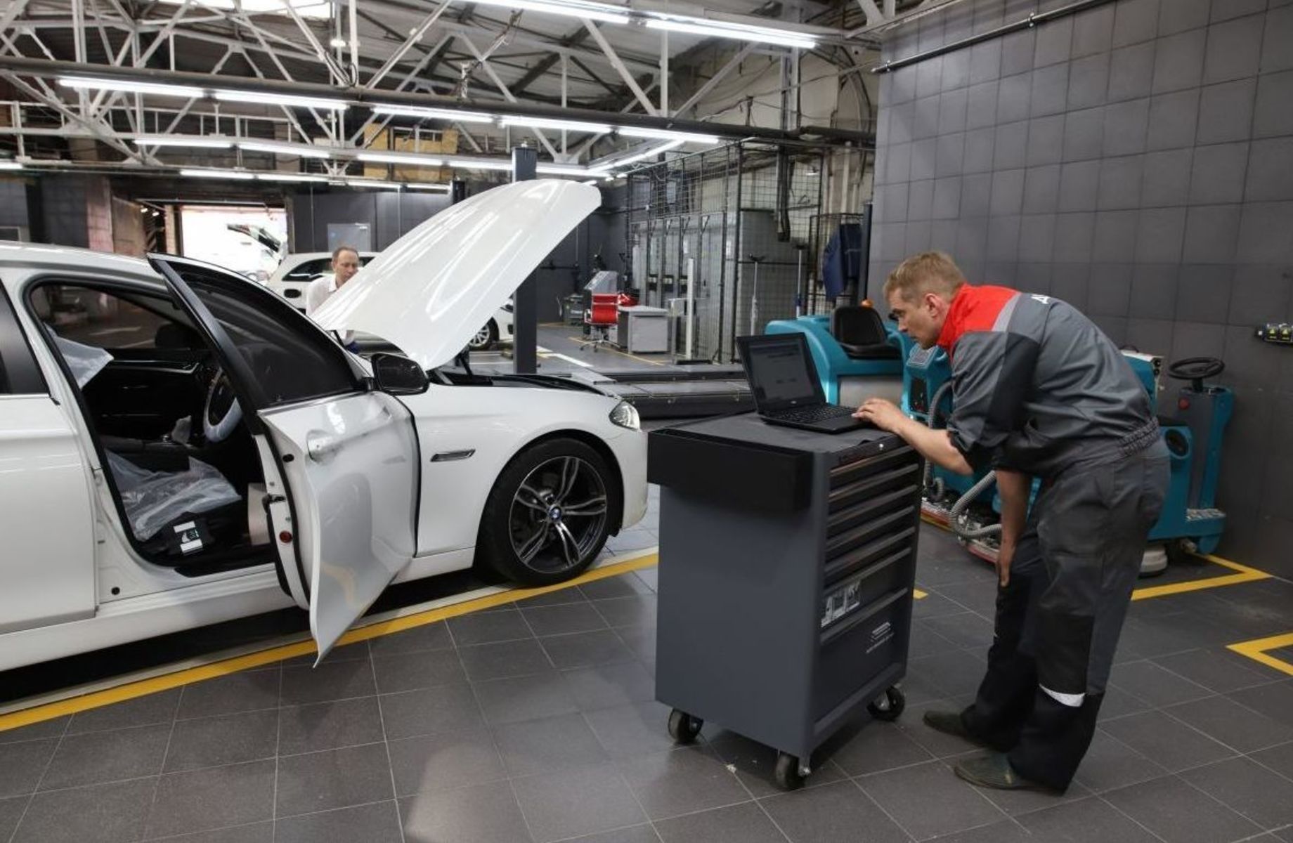 Фото 1 Автомобильный Технический Центр / 4 Подъемника / Ю