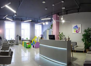 Прибыльный семейный салон красоты с детской комнатой