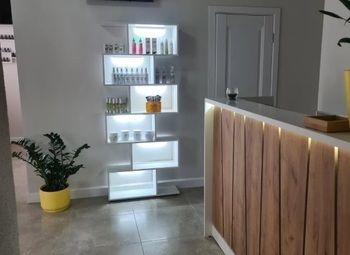 Фото 3 Салон красоты полного цикла в жилом массиве