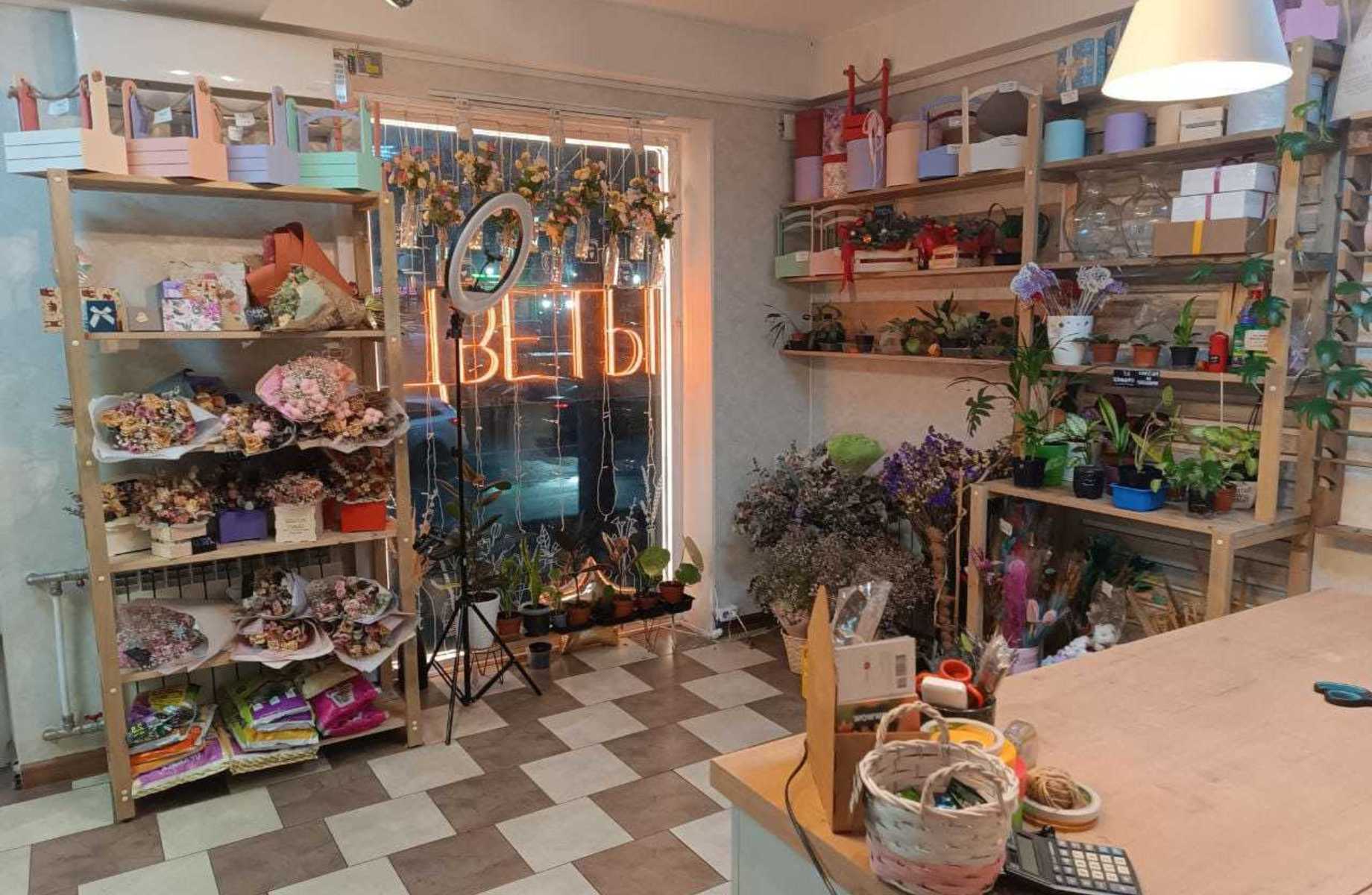 Цветочный магазин рядом с метро Озерки