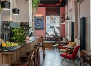 Фото 1 Бар с низкой арендой и долгосрочным договором