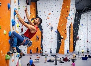 Популярный и крупный Скалодром с пассивным доходом более 1,6 млн в мес