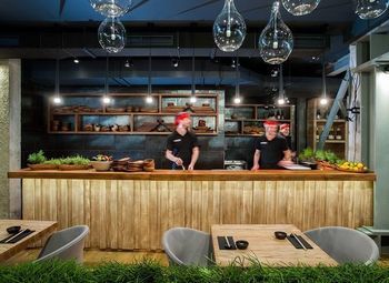 Суши бар в огромном спальнике. Прибыль 600+к