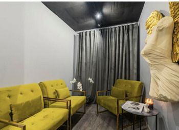 Студия аппаратного и ручного массажа на Петроградке/Активы на 8млн