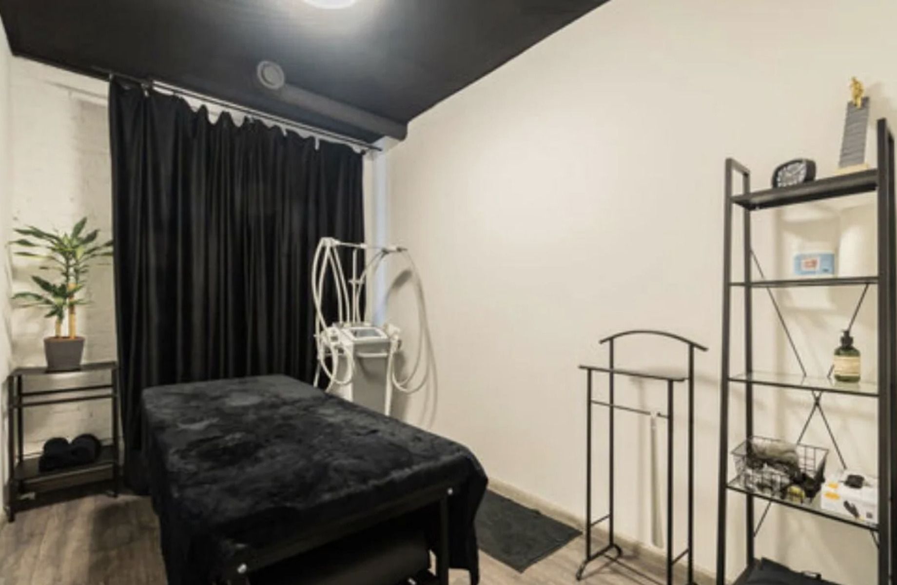 Студия аппаратного и ручного массажа на Петроградке/Активы на 8млн