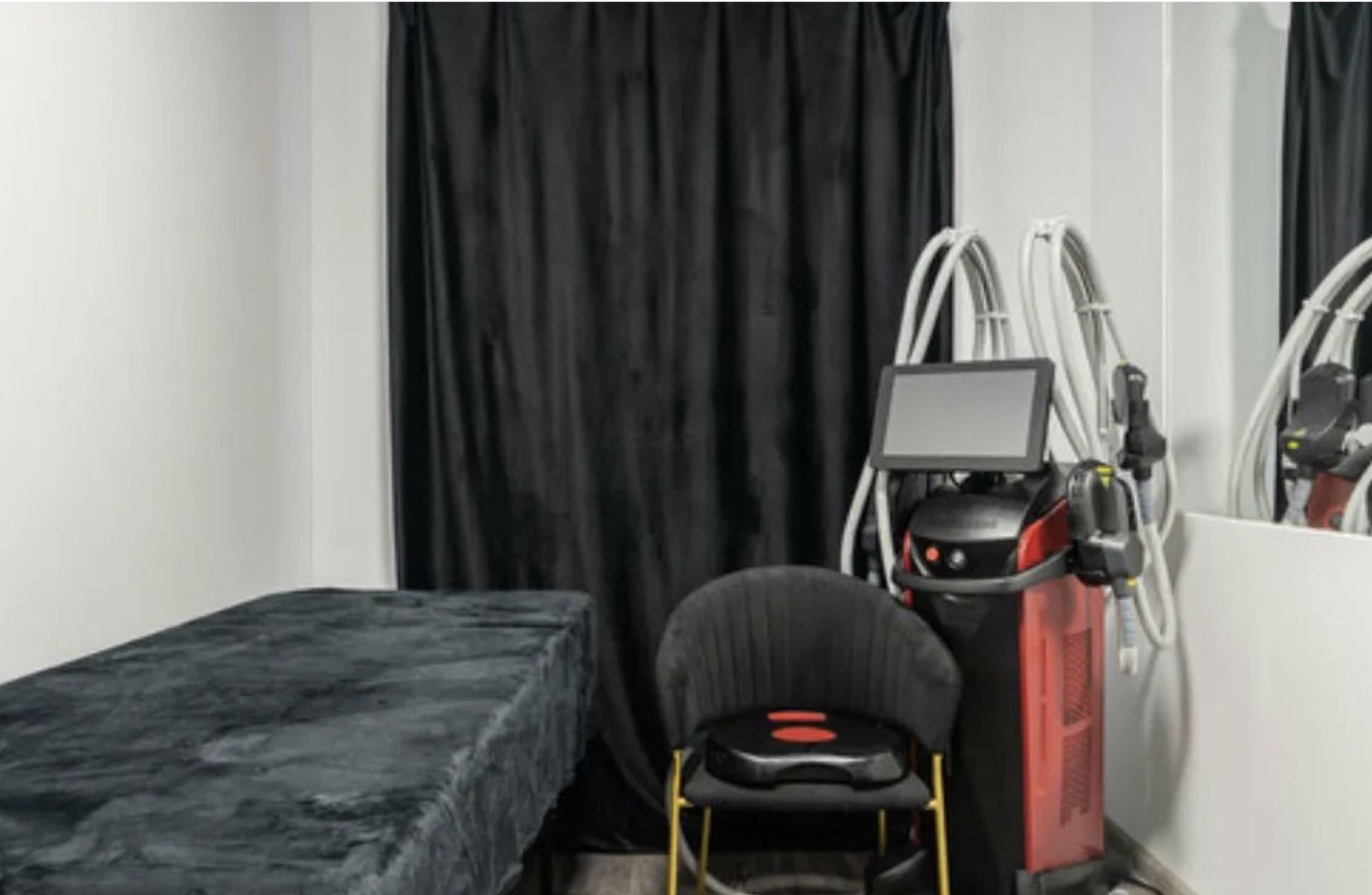 Студия аппаратного и ручного массажа на Петроградке/Активы на 8млн