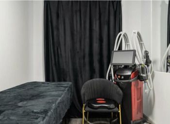 Студия аппаратного и ручного массажа на Петроградке/Активы на 8млн