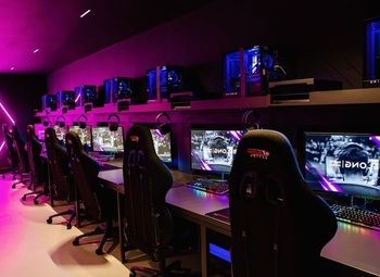 Фото 2 Компьютерный клуб с лаундж-зоной и кухней