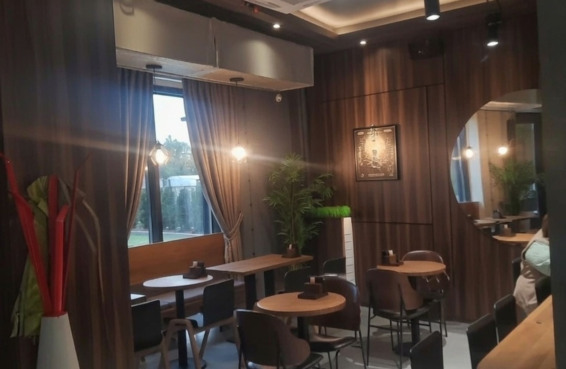 Ресторан азиатской кухни в апарт-отеле с алкогольной лицензией