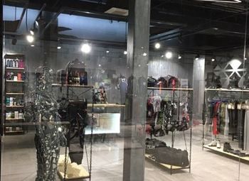 Магазин одежды премиум класса по цене активов 