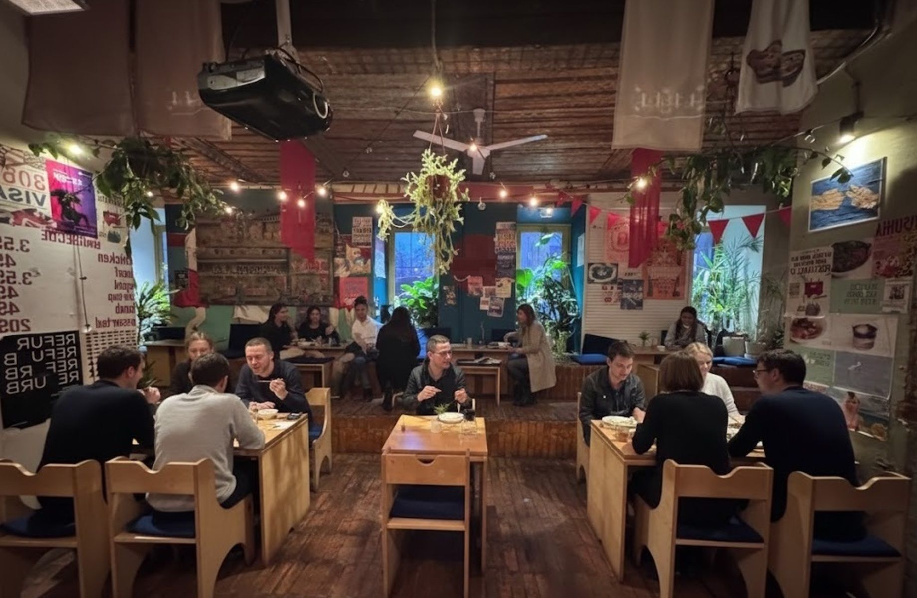 Фото 1 Азиатское бистро в центре - прибыль 580 000