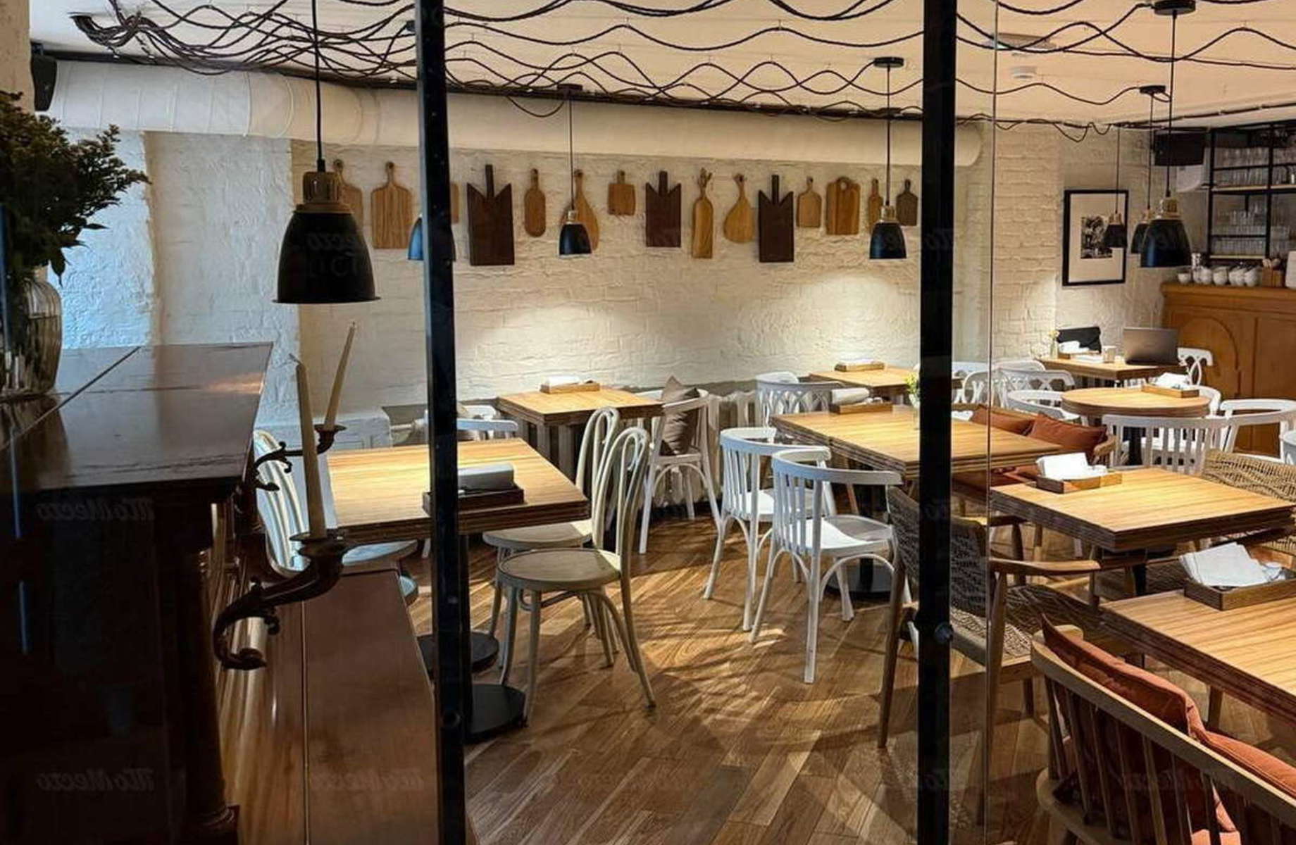 Бистро в центре Санкт-Петербурга с низкой арендой