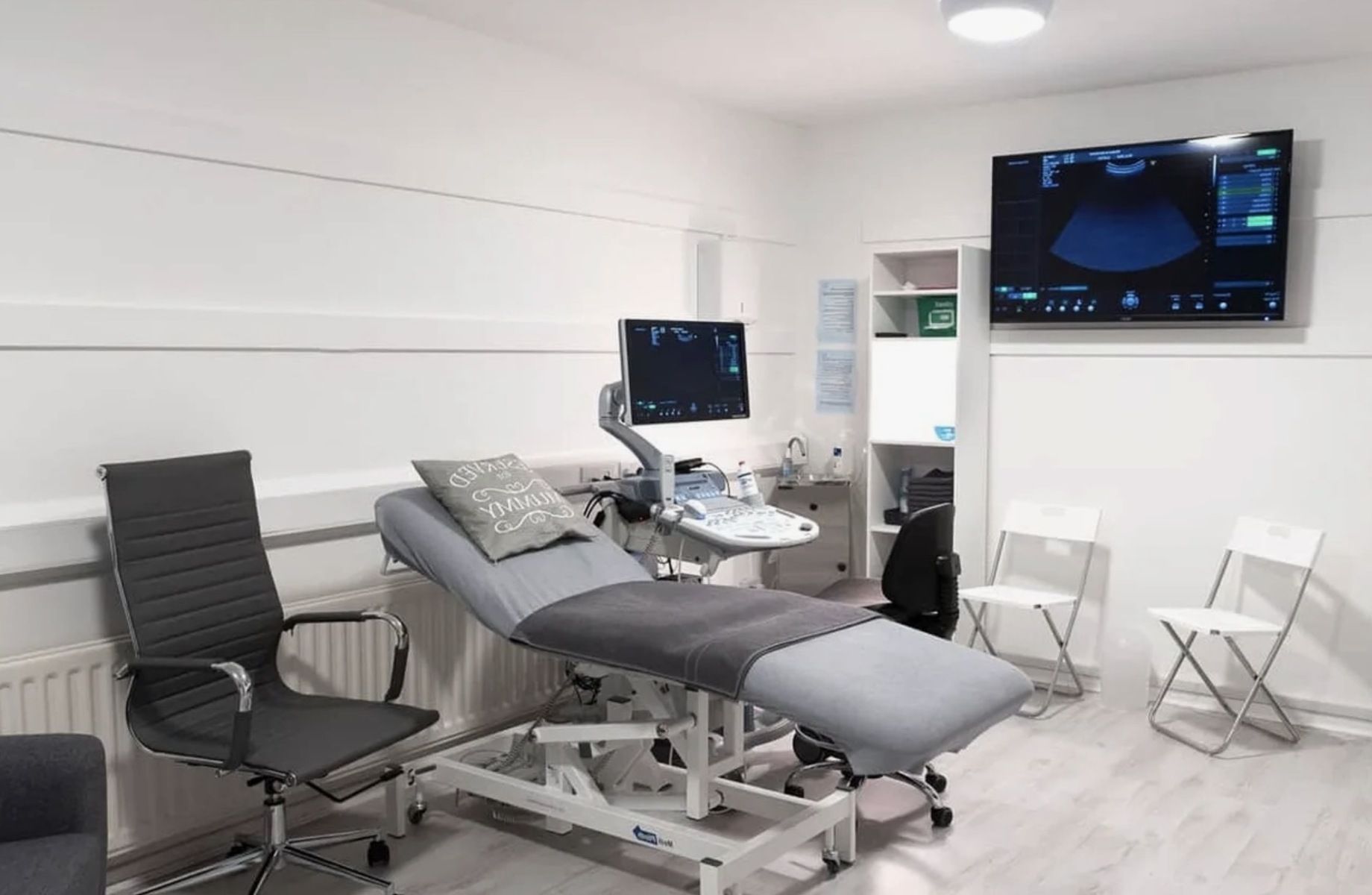 Две медицинские клиники. Отличные локации, 12 кабинетов 