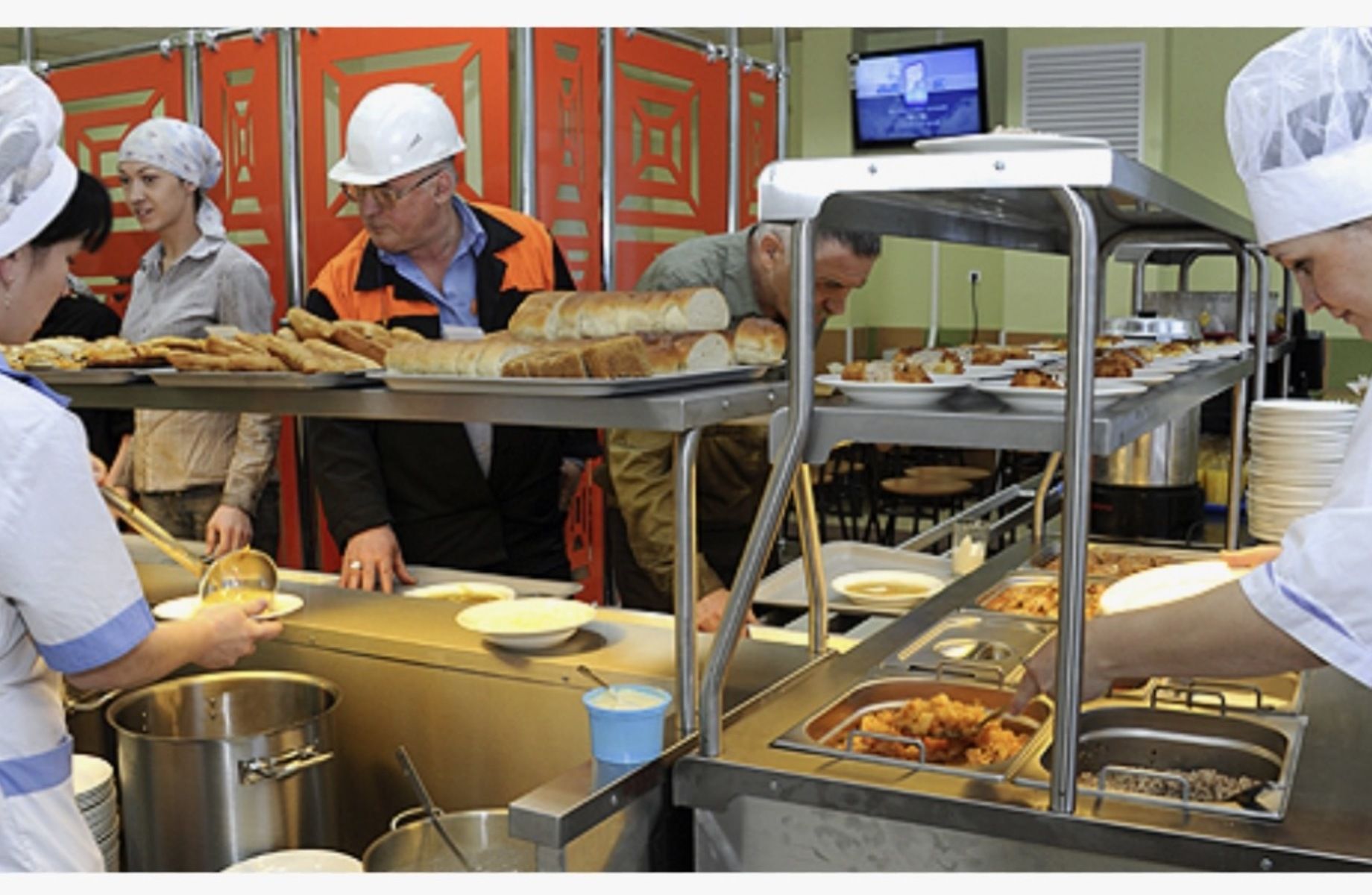 Столовая, фабрика-кухня в государственном предприятии. Прибыль 500 