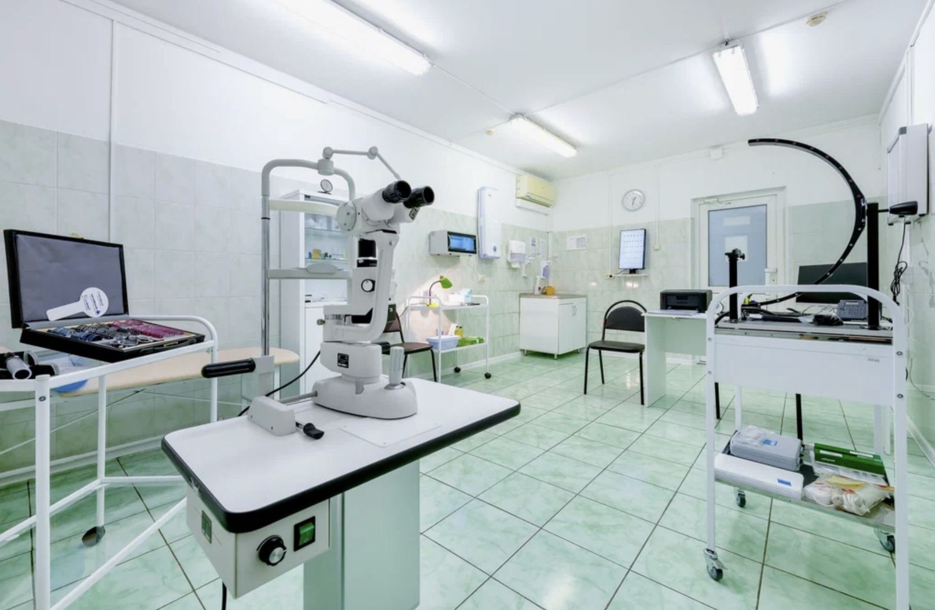 Медицинский центр. Рядом метро, 5 кабинетов