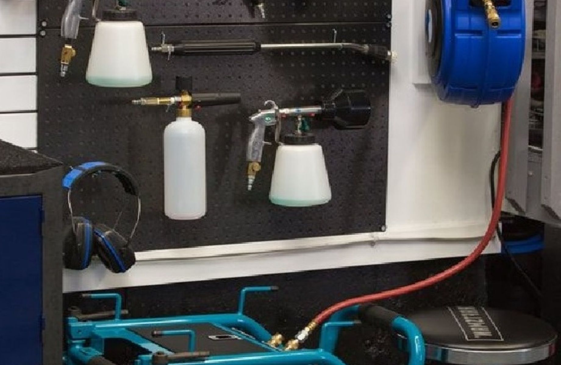 Ручная мойка 4 поста со зданием в собственность 